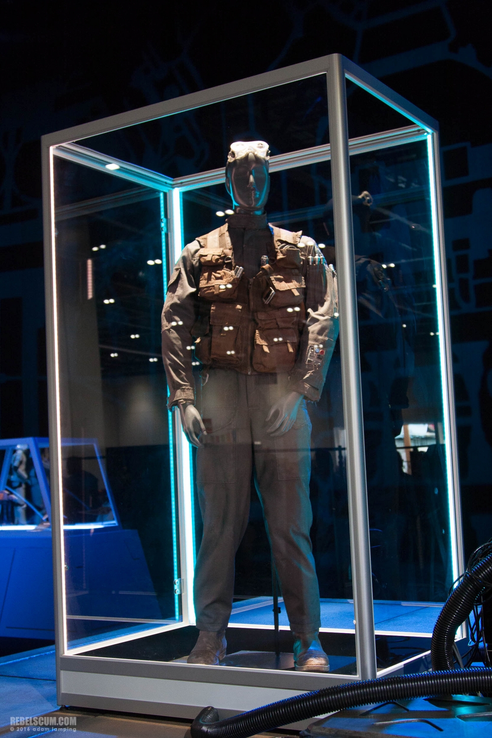 star-wars-celebration-rogue-one-props-costumes-022.jpg