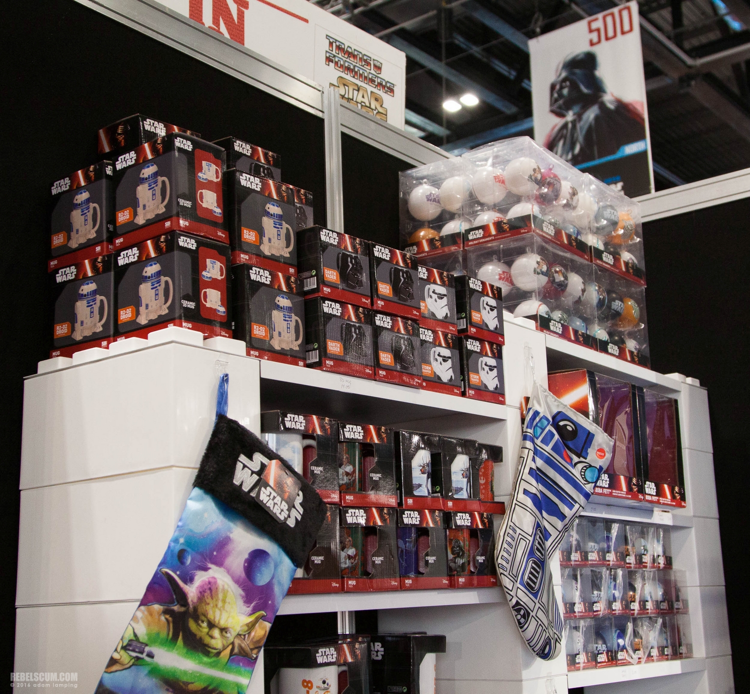 star-wars-celebration-2016-sd-toys-booth-002.jpg