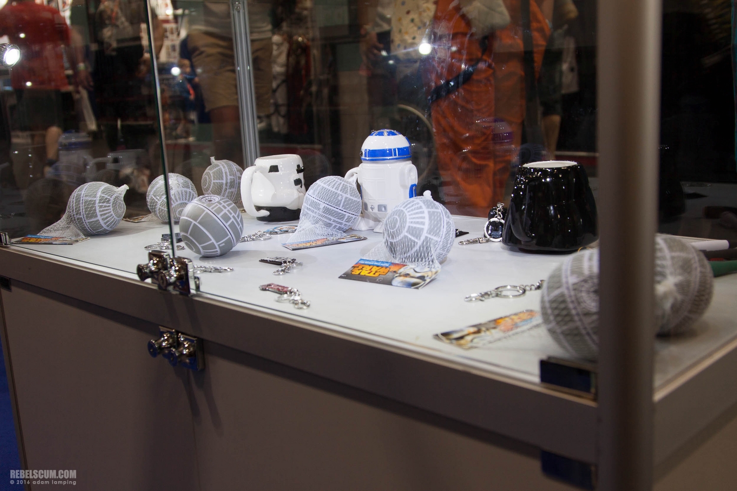 star-wars-celebration-2016-sd-toys-booth-032.jpg