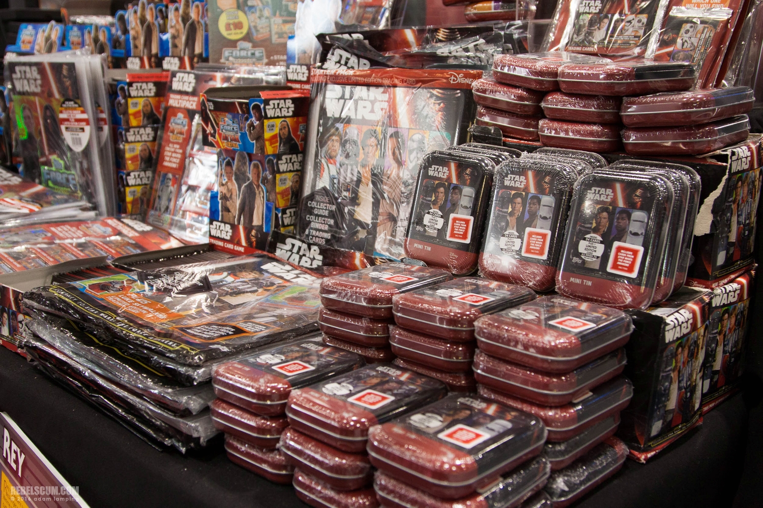 star-wars-celebration-2016-topps-booth-020.jpg