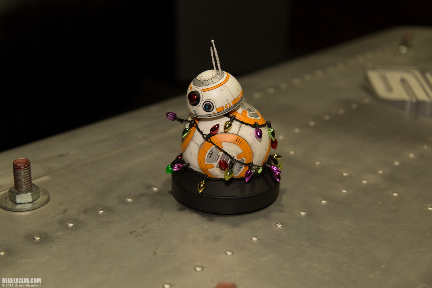 2016-SDCC-Gentle-Giant-Holiday-Gift-BB-8-003.jpg