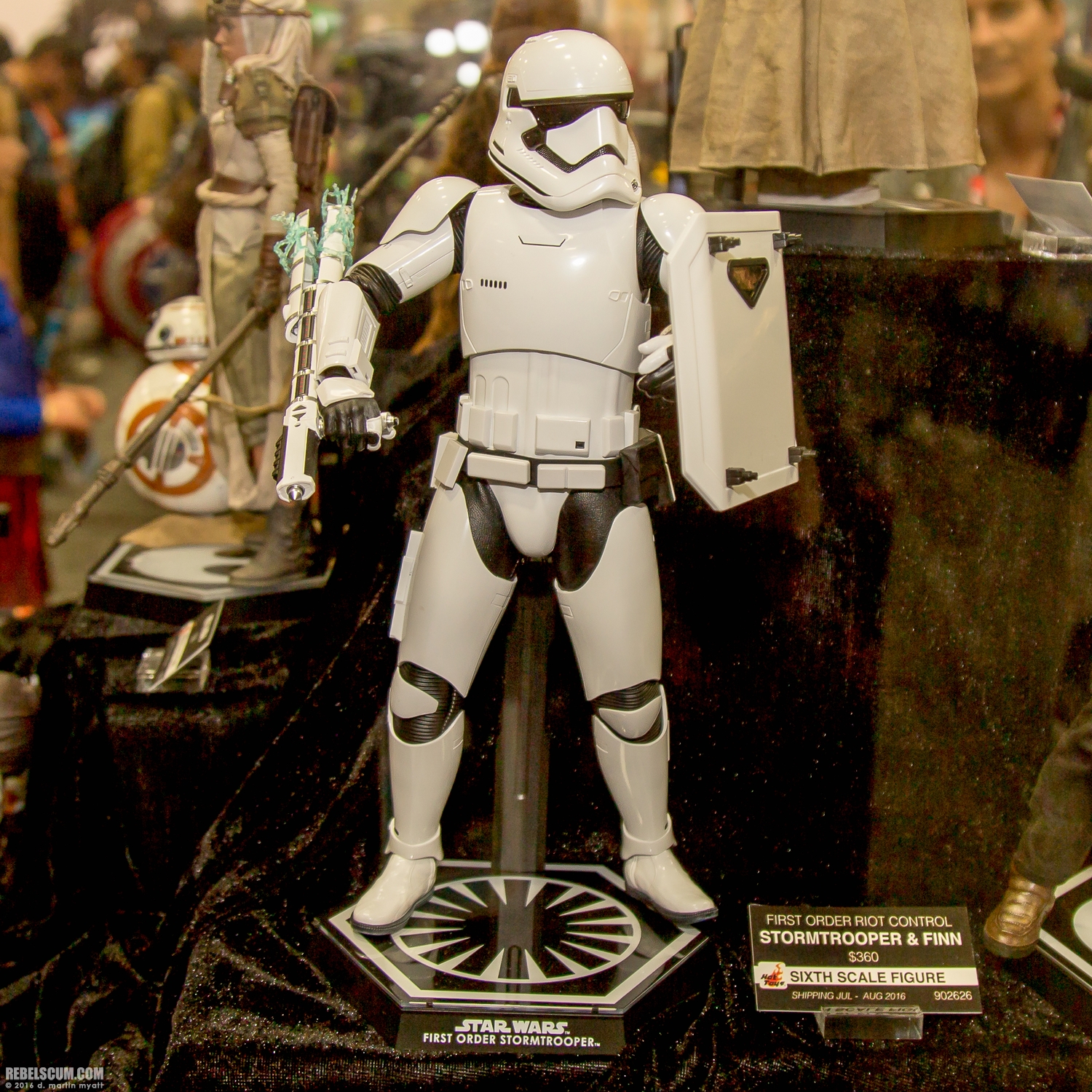 2016-SDCC-Hot-Toys-2-017.jpg