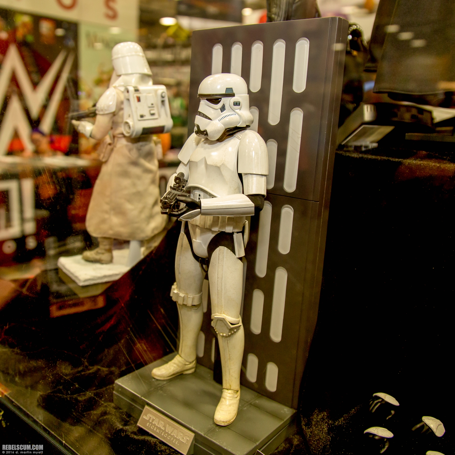 2016-SDCC-Hot-Toys-2-021.jpg