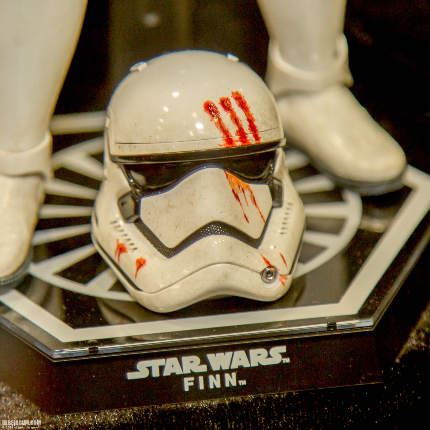 2016-SDCC-Hot-Toys-2-045.jpg