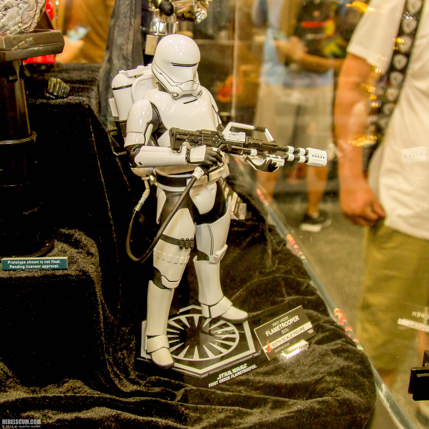 2016-SDCC-Hot-Toys-2-046.jpg