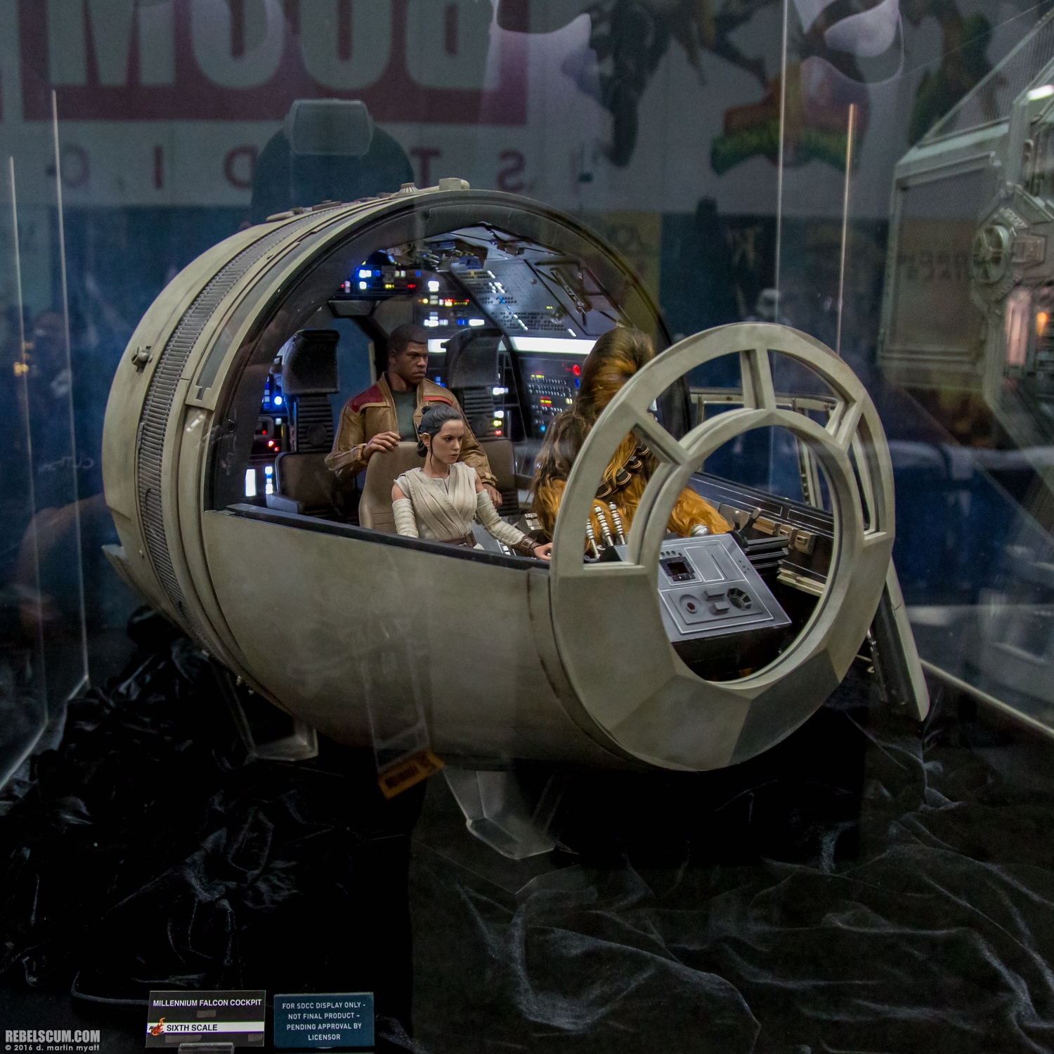 2016-SDCC-Hot-Toys-Booth-Wednesday-005.jpg