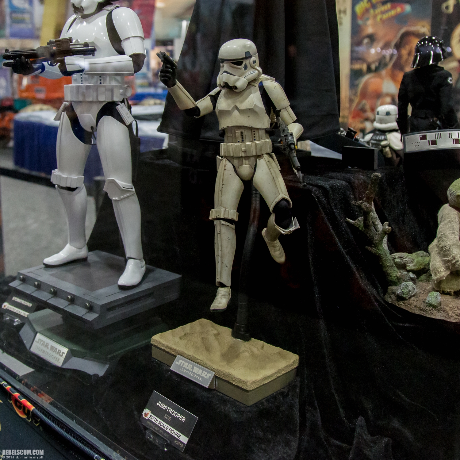 2016-SDCC-Hot-Toys-Booth-Wednesday-024.jpg