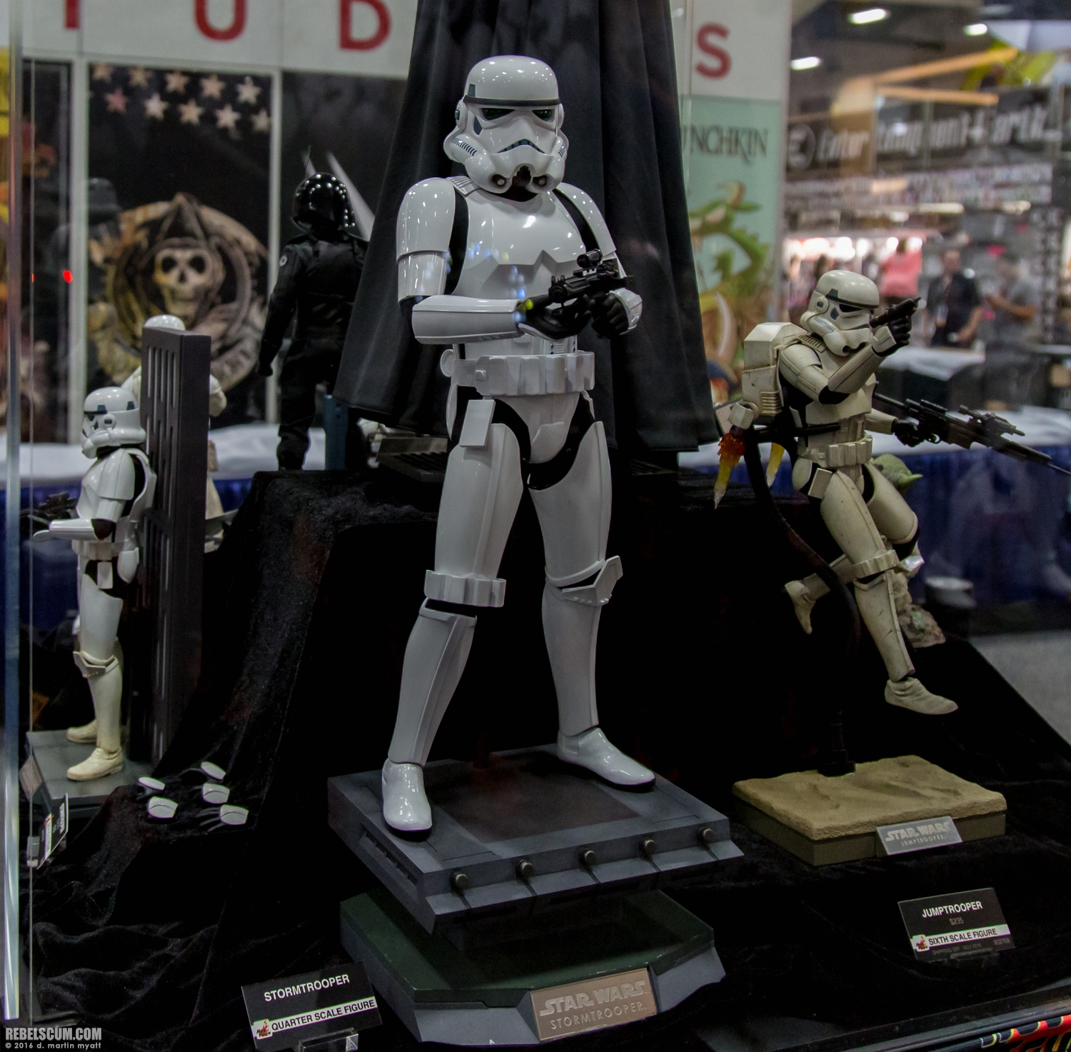 2016-SDCC-Hot-Toys-Booth-Wednesday-027.jpg