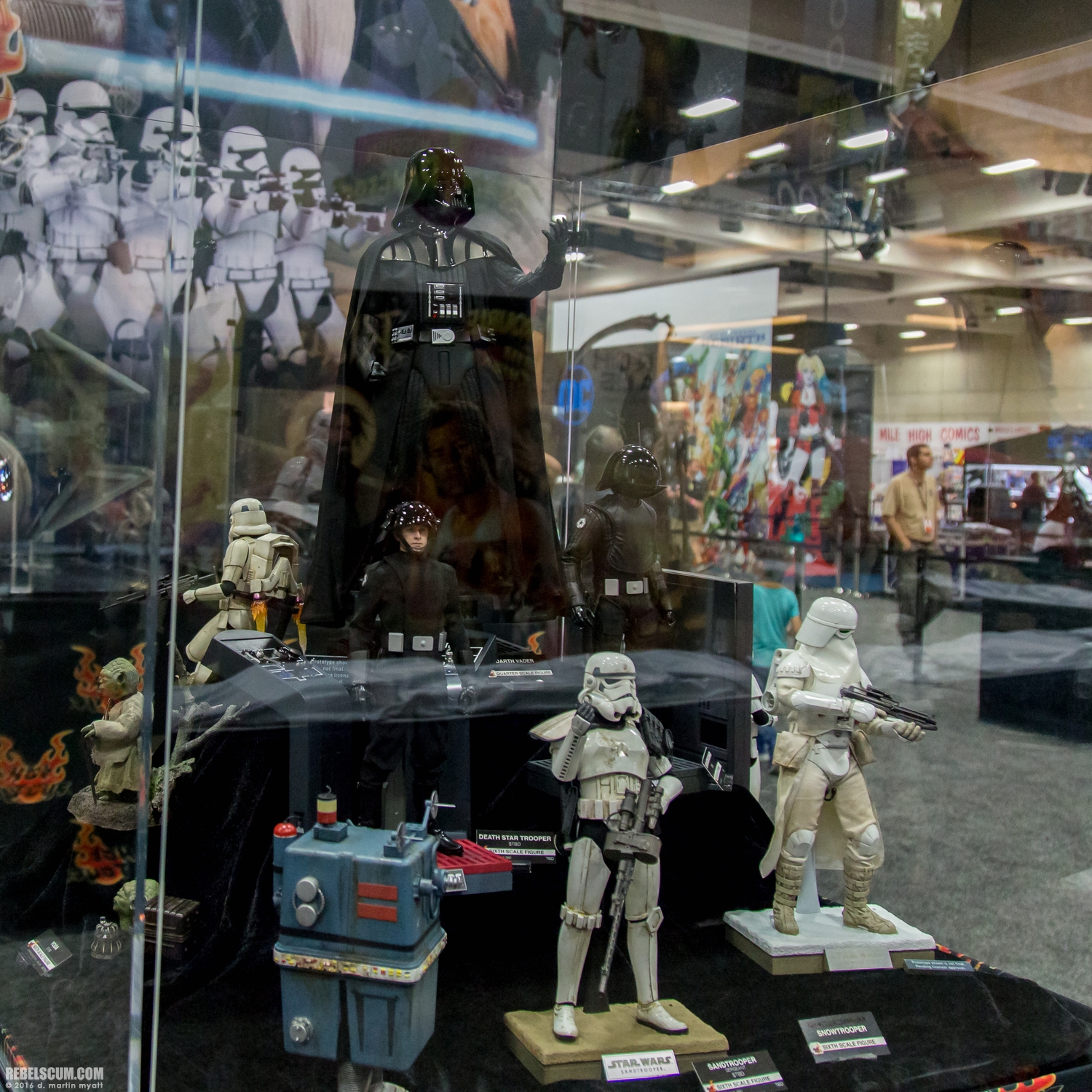 2016-SDCC-Hot-Toys-Booth-Wednesday-031.jpg