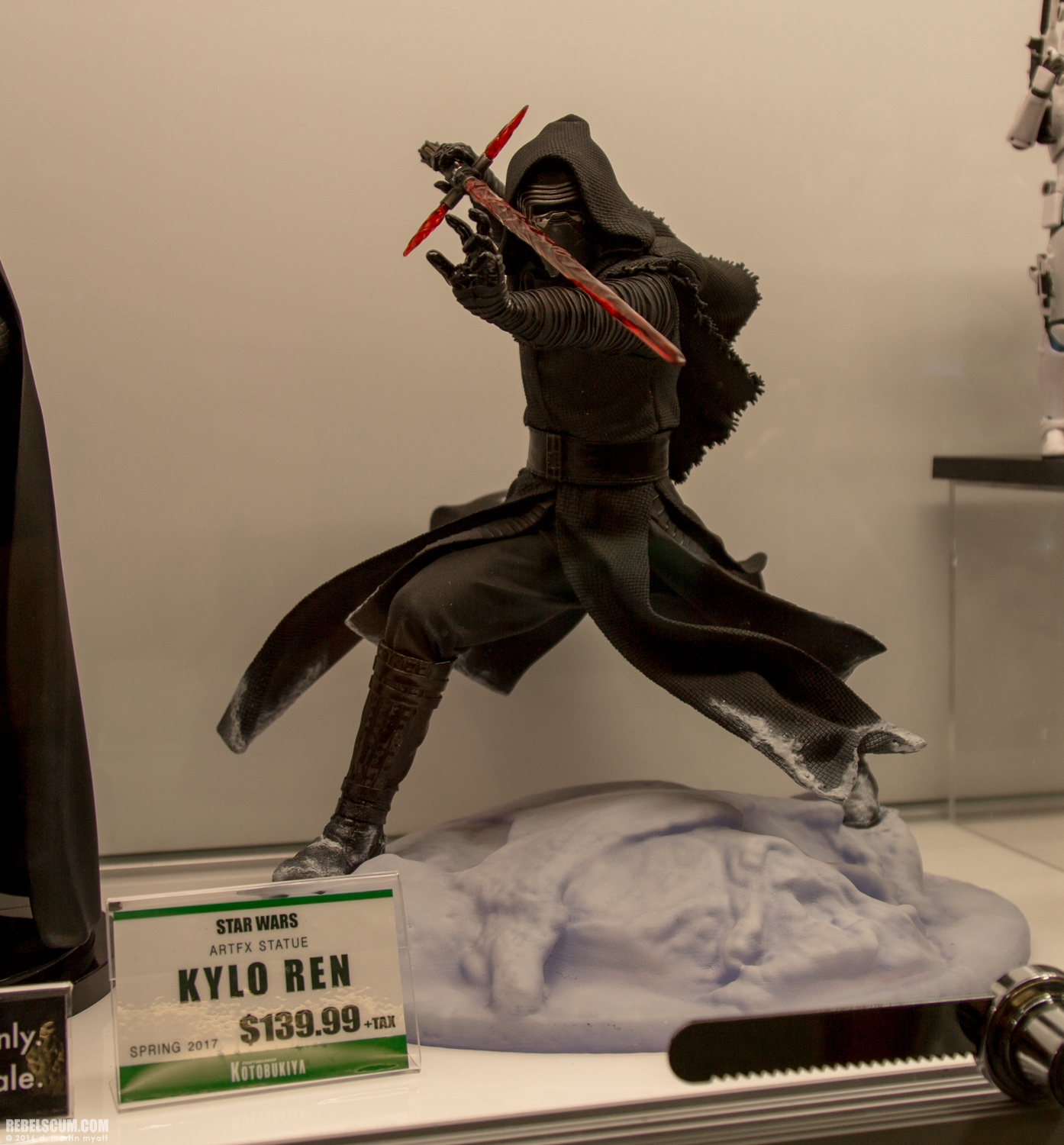 2016-SDCC-Kotobukiya-Kylo-Ren-ARTFX-Statue-001.jpg