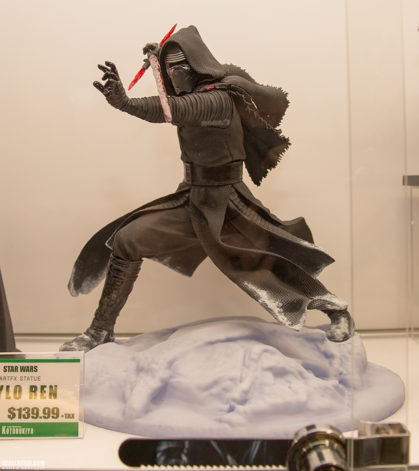 2016-SDCC-Kotobukiya-Kylo-Ren-ARTFX-Statue-002.jpg