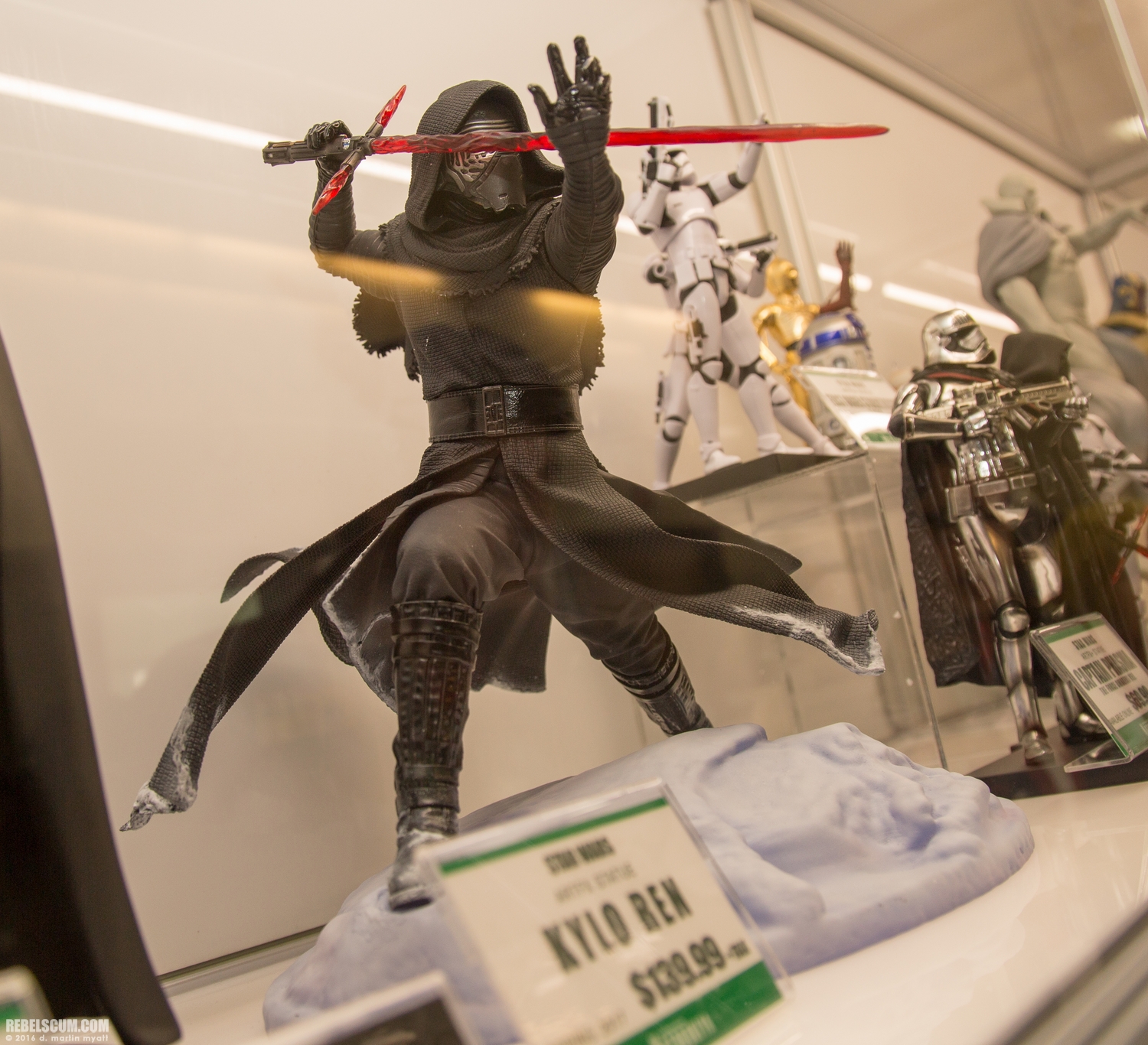 2016-SDCC-Kotobukiya-Kylo-Ren-ARTFX-Statue-003.jpg