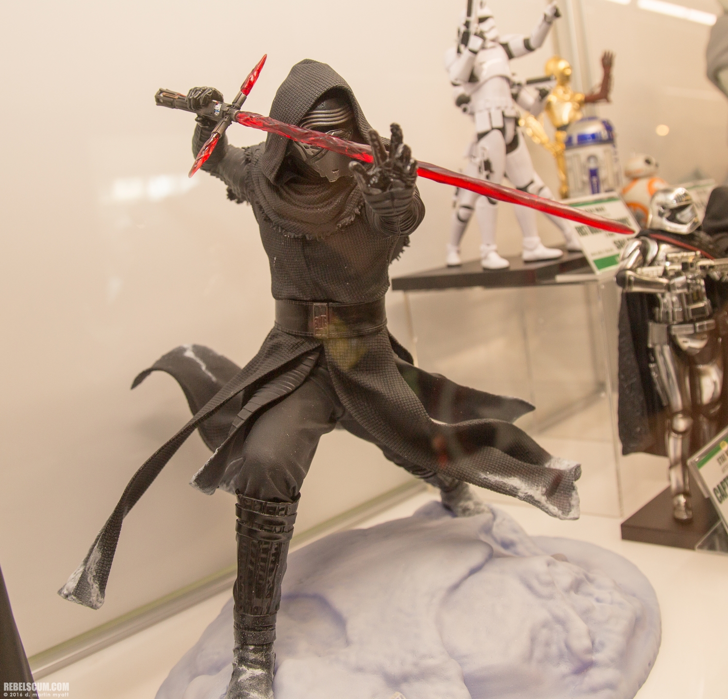 2016-SDCC-Kotobukiya-Kylo-Ren-ARTFX-Statue-004.jpg