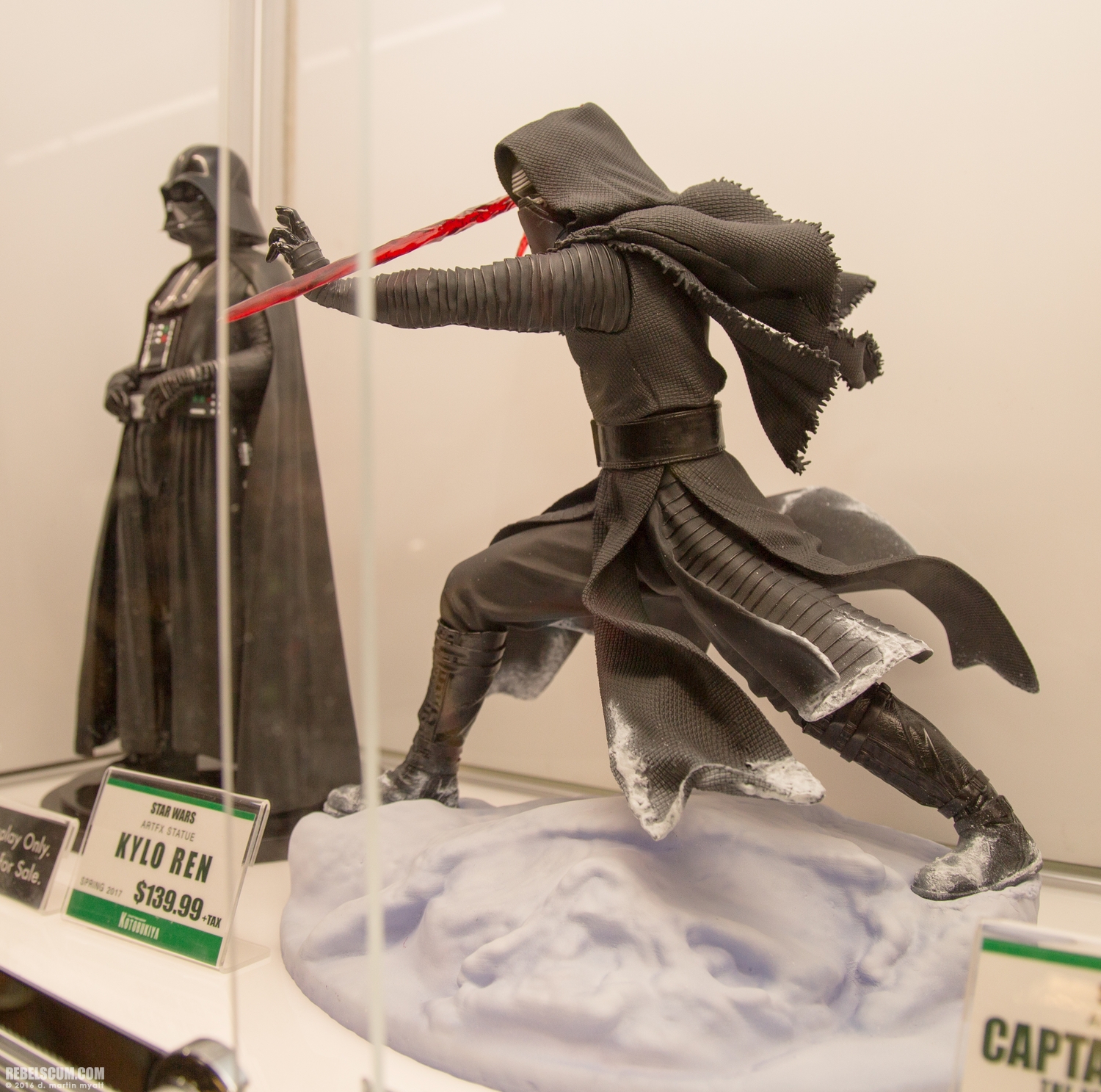 2016-SDCC-Kotobukiya-Kylo-Ren-ARTFX-Statue-005.jpg