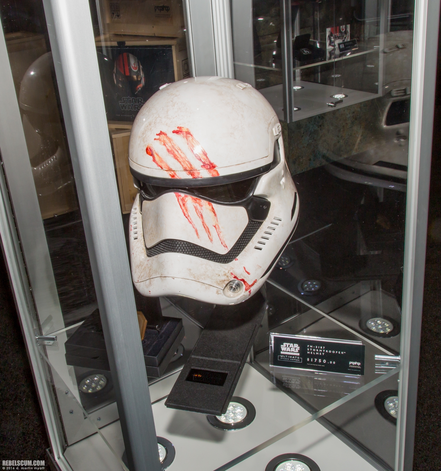 2016-SDCC-Propshop-The-Force-Awakens-Replicas-014.jpg