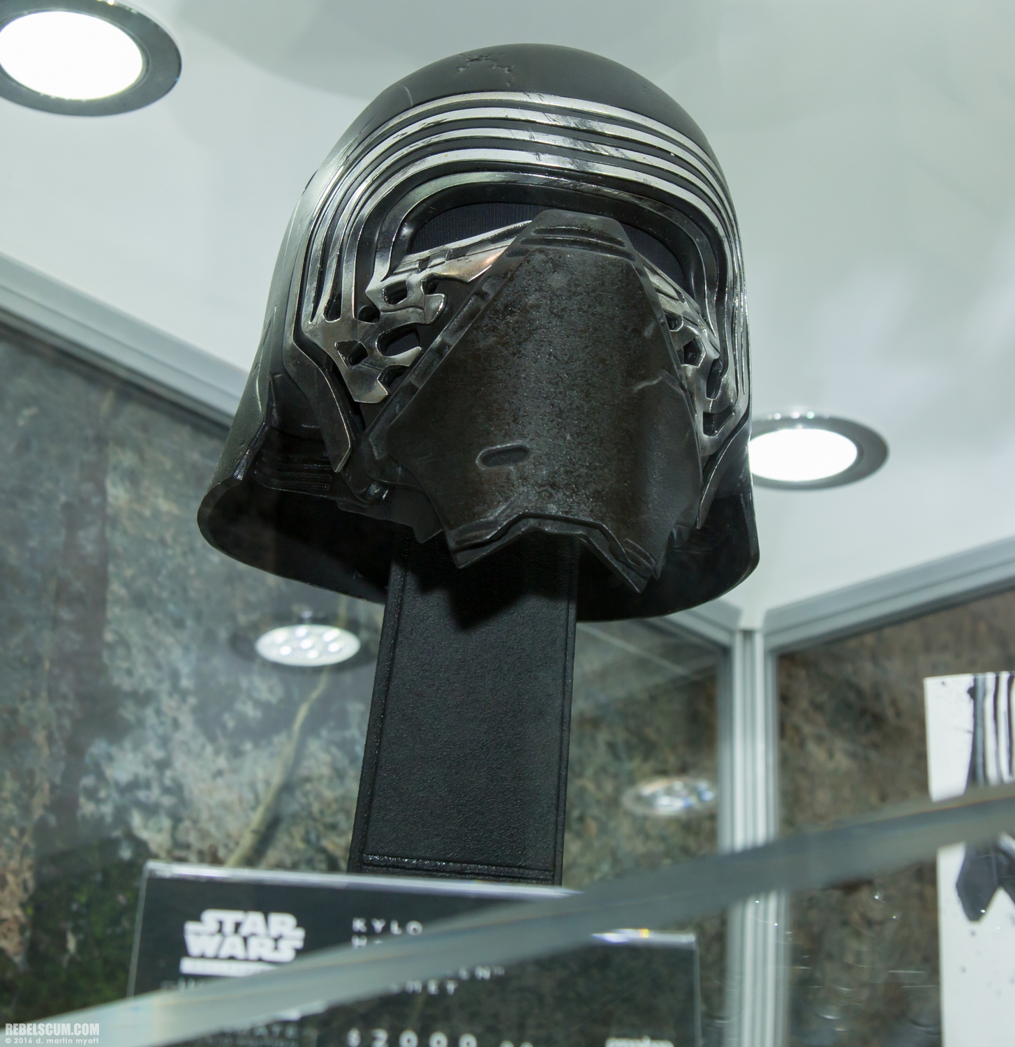 2016-SDCC-Propshop-The-Force-Awakens-Replicas-023.jpg