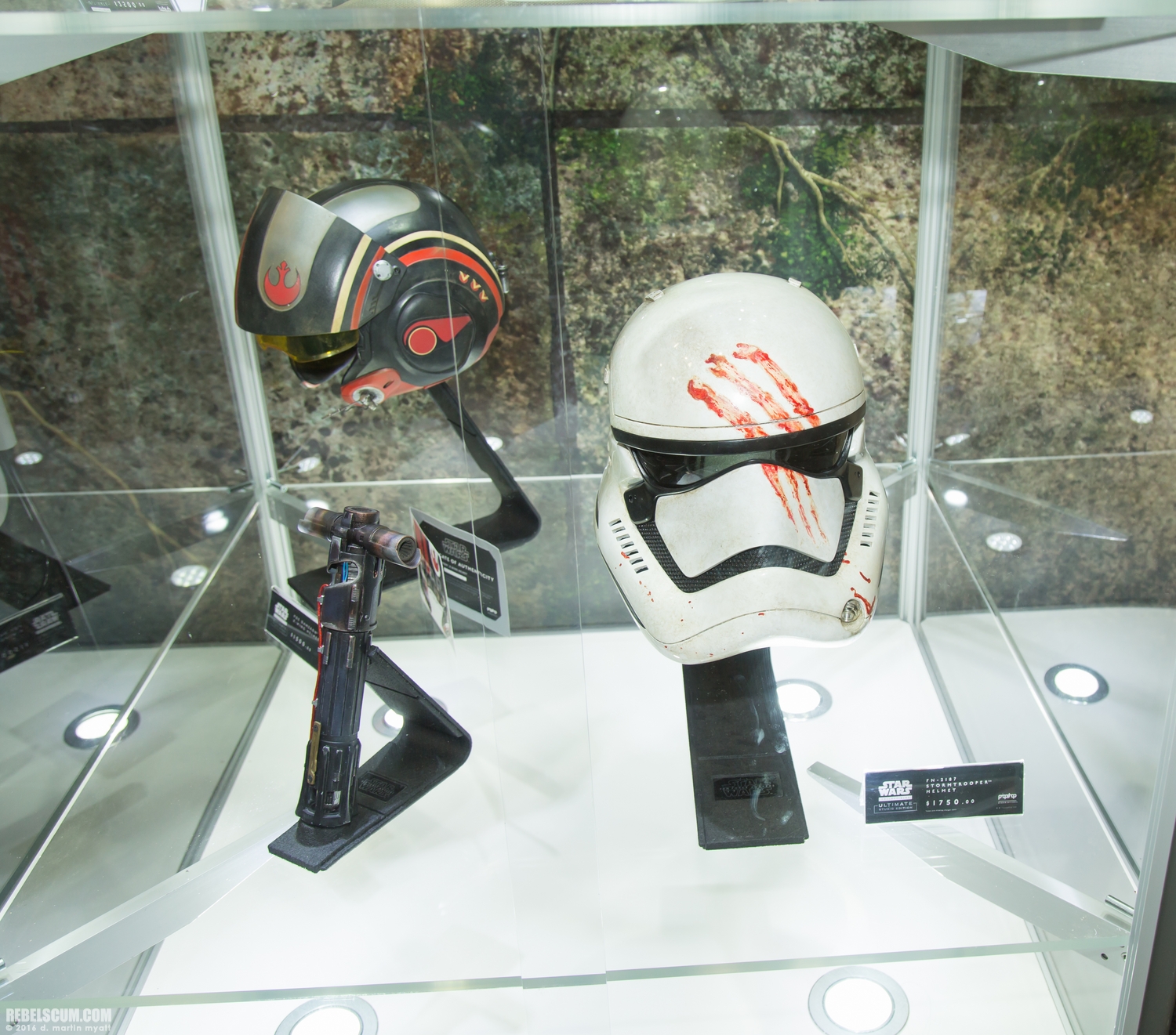 2016-SDCC-Propshop-The-Force-Awakens-Replicas-029.jpg