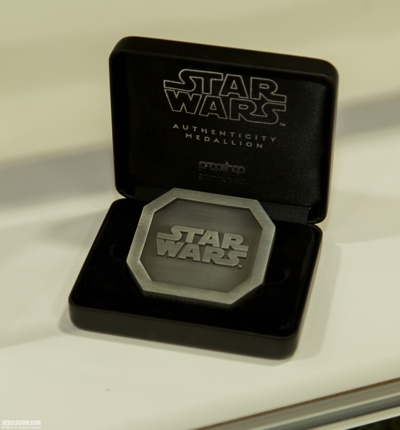 2016-SDCC-Propshop-The-Force-Awakens-Replicas-036.jpg