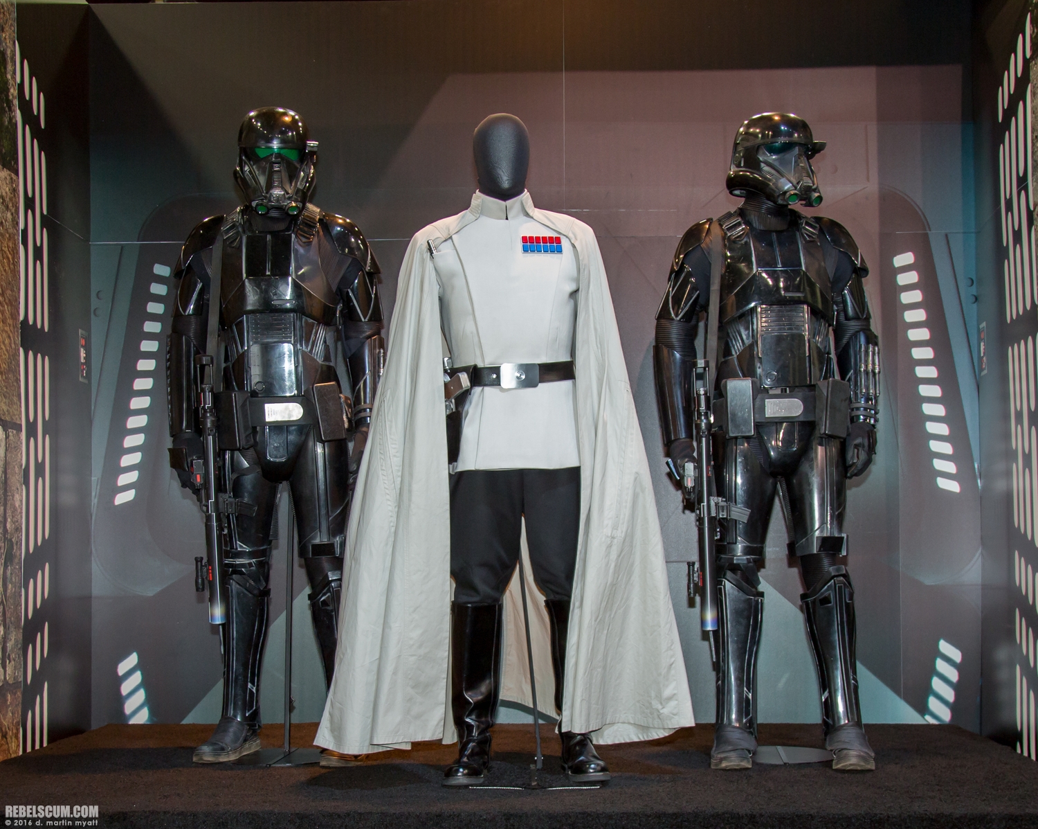 2016-SDCC-Rogue-One-costumes-001.jpg