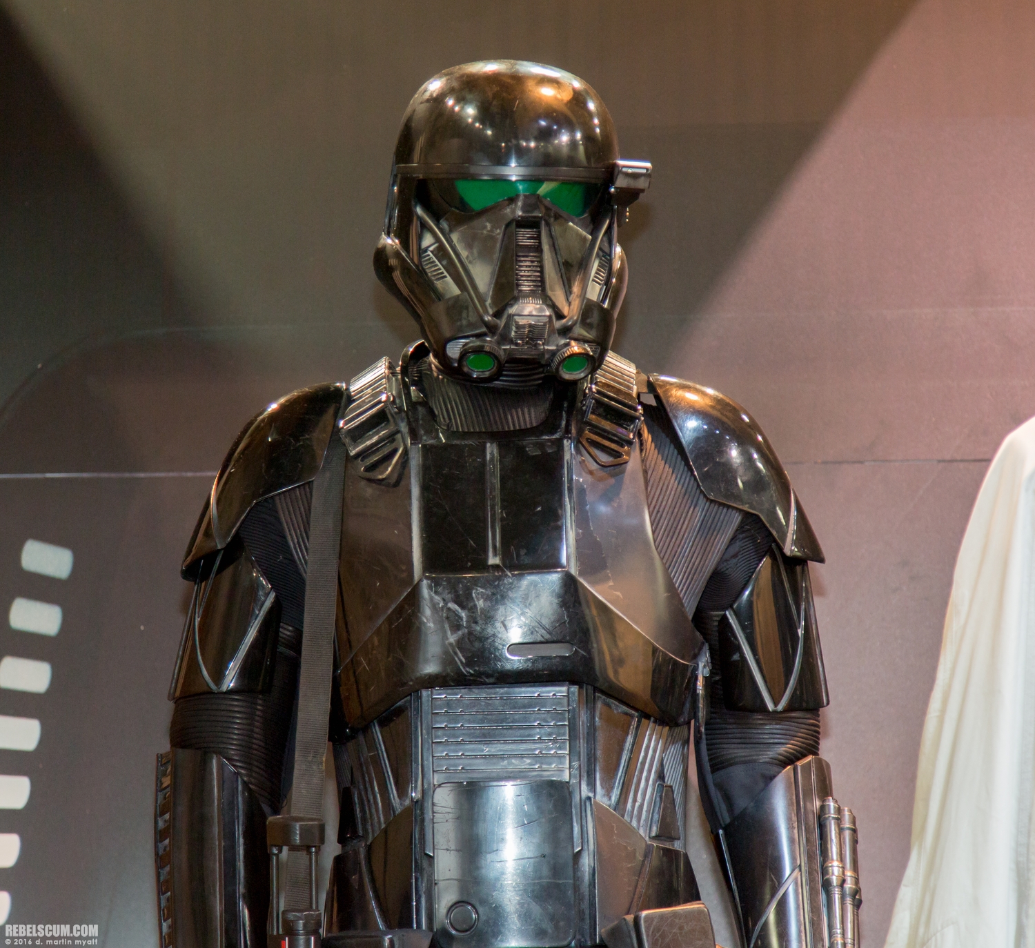 2016-SDCC-Rogue-One-costumes-003.jpg