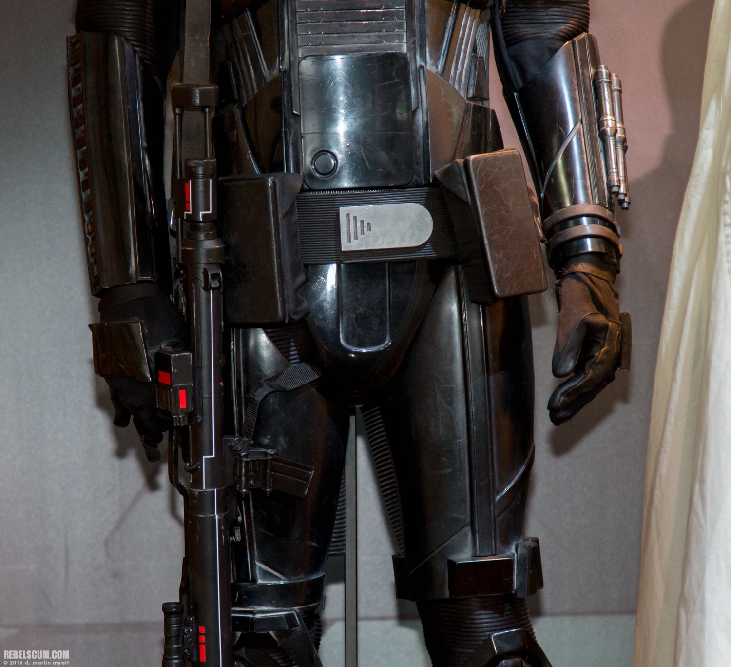 2016-SDCC-Rogue-One-costumes-004.jpg