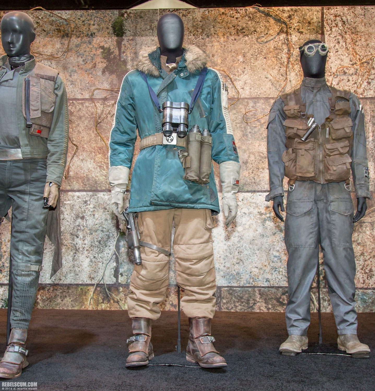 2016-SDCC-Rogue-One-costumes-023.jpg