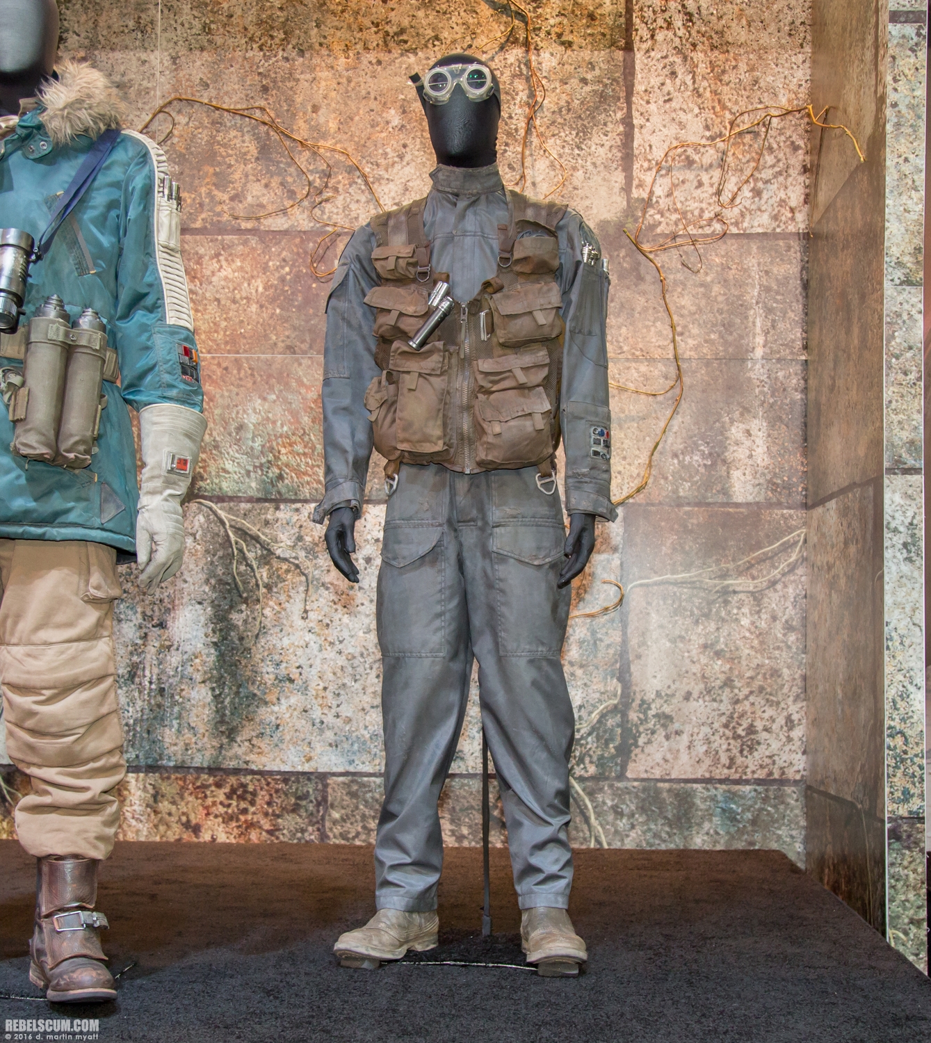 2016-SDCC-Rogue-One-costumes-029.jpg