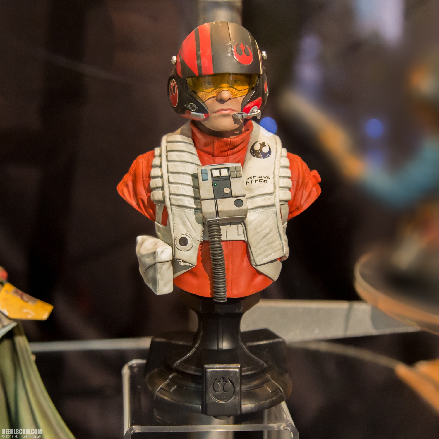 Star Wars Gentle Giant POE DAMERON X-WING PILOT Bust Figure Gamestop Exclusive 