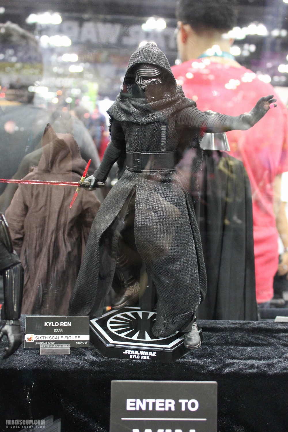 wondercon-2016-sideshow-collectibles-hot-toys-011.jpg