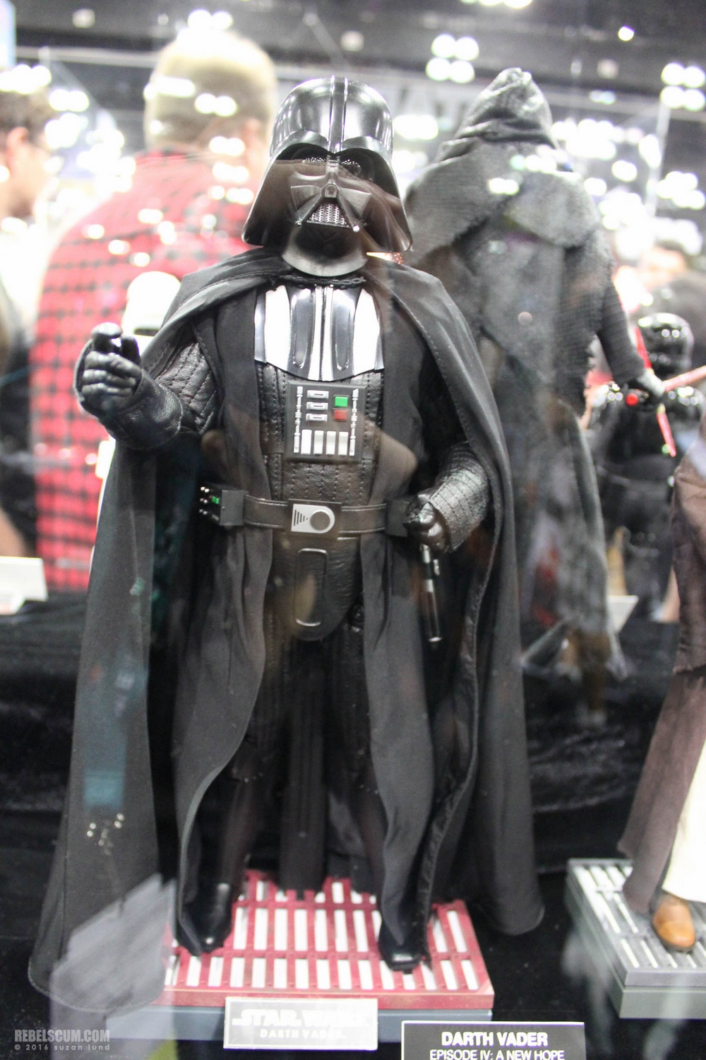 wondercon-2016-sideshow-collectibles-hot-toys-022.jpg