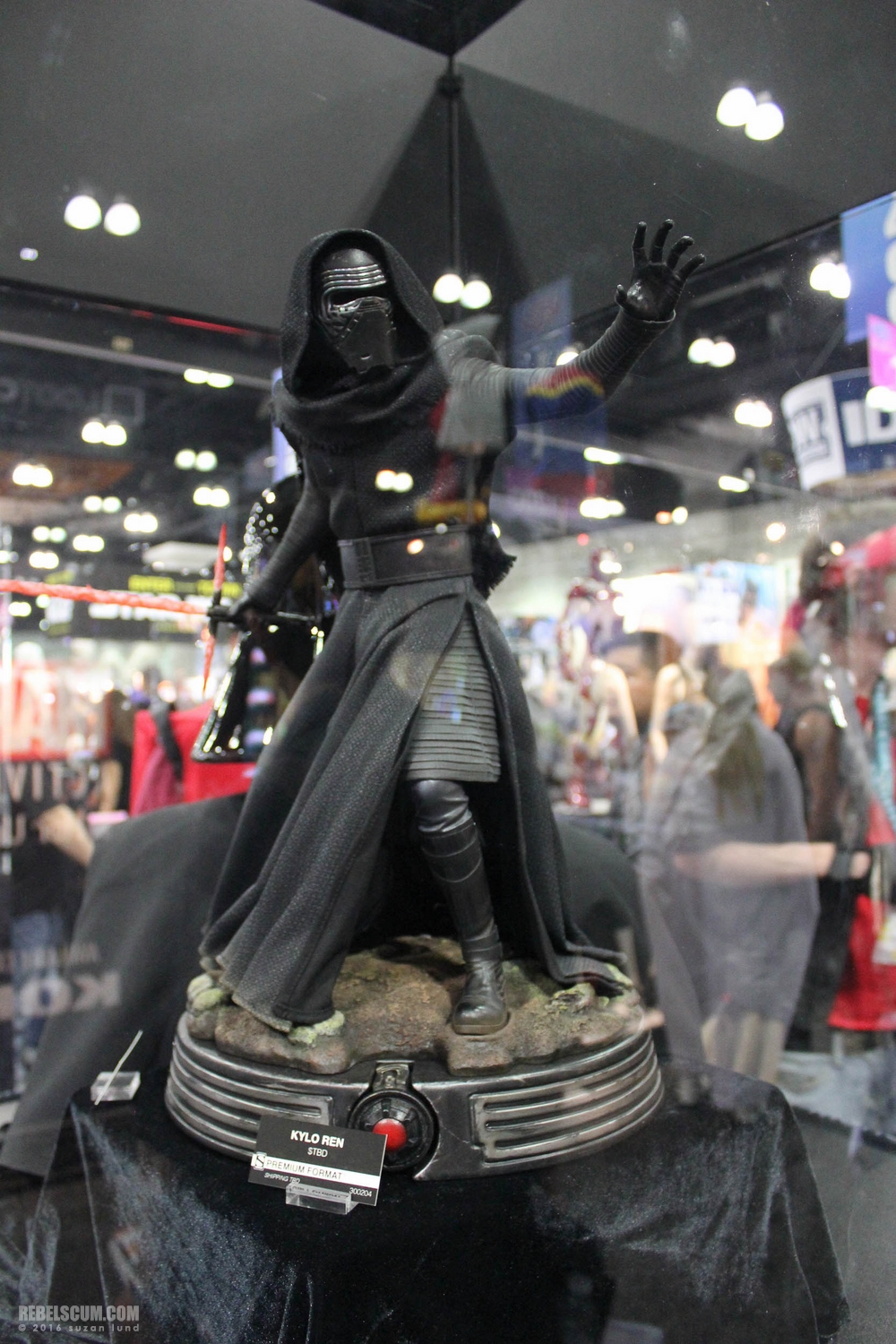 wondercon-2016-sideshow-collectibles-hot-toys-025.jpg