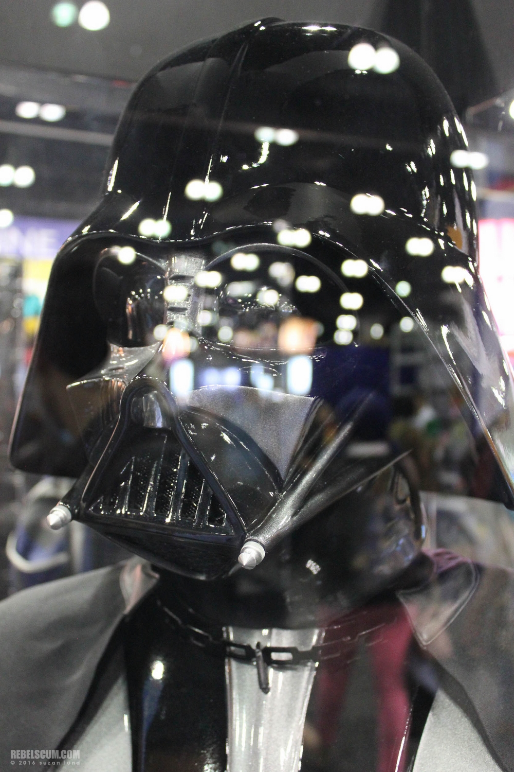 wondercon-2016-sideshow-collectibles-hot-toys-033.jpg