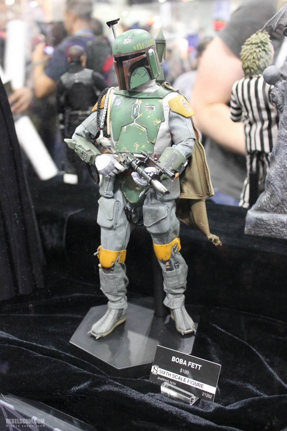 wondercon-2016-sideshow-collectibles-hot-toys-047.jpg