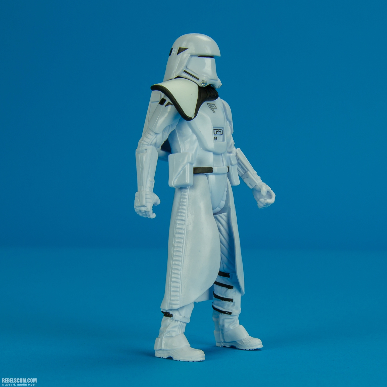 First-Order-Snowtrooper-Offer-VS-Poe-Dameron-002.jpg