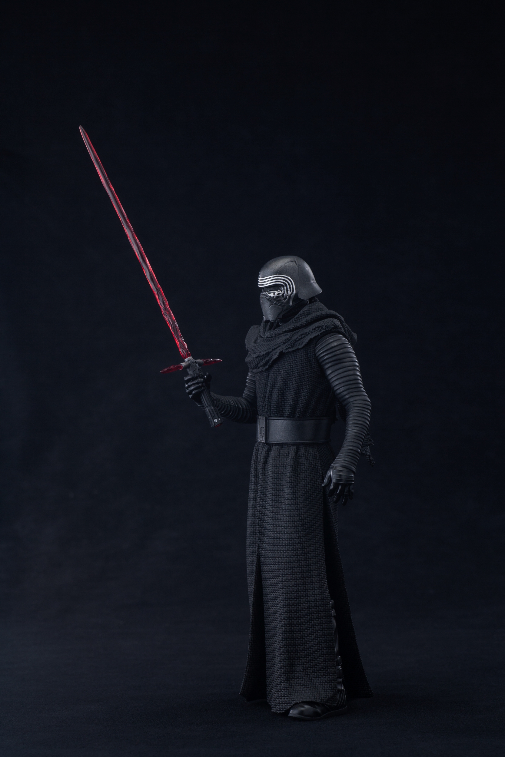 Kotobukiya-The-Force-Awakens-Kylo-Ren-ARTFX-Statue-002.jpg