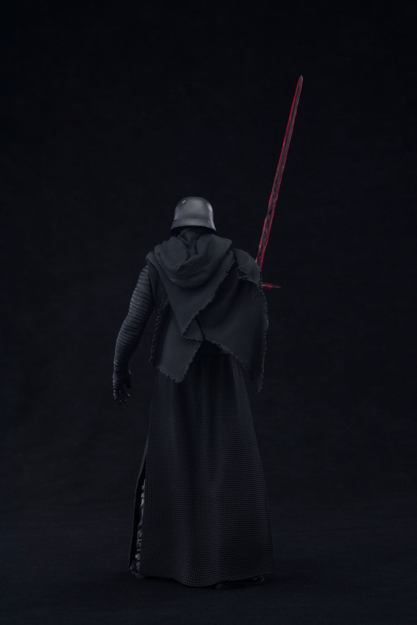 Kotobukiya-The-Force-Awakens-Kylo-Ren-ARTFX-Statue-004.jpg