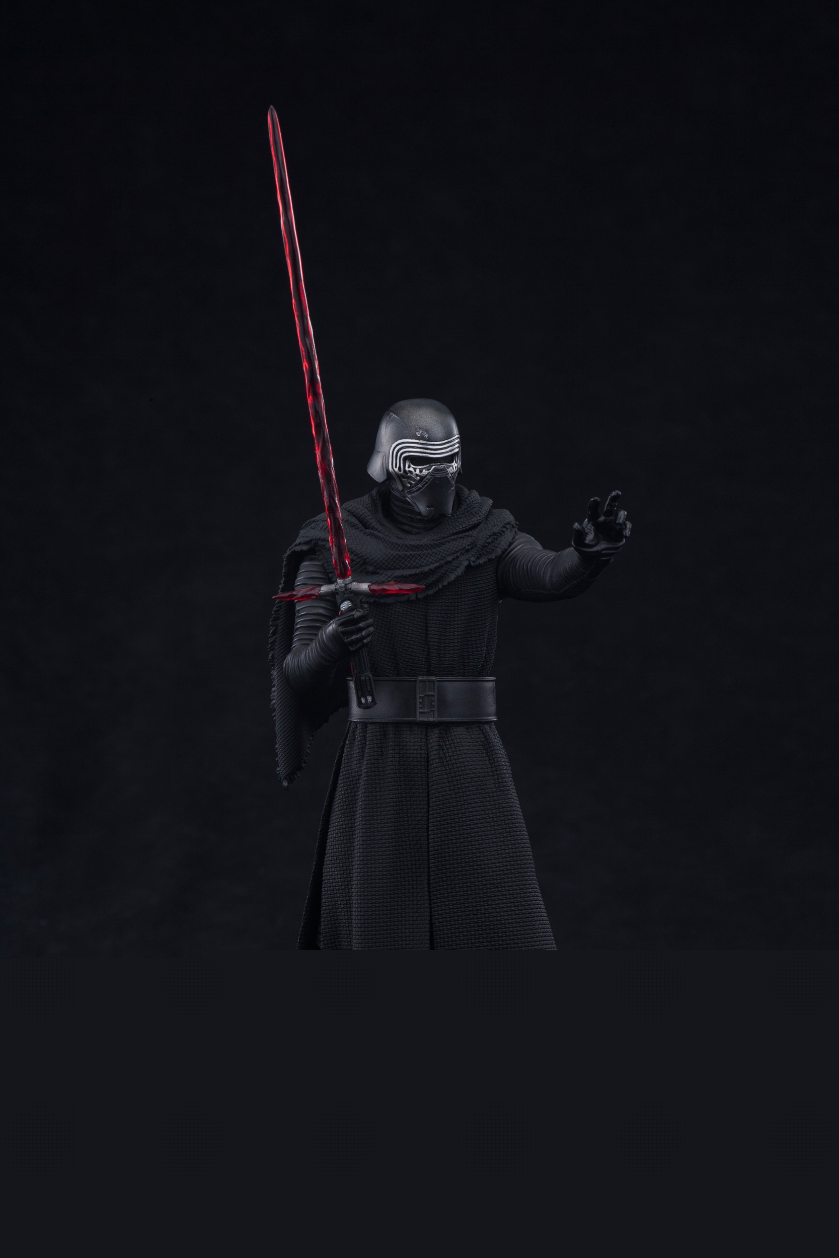 Kotobukiya-The-Force-Awakens-Kylo-Ren-ARTFX-Statue-007.jpg