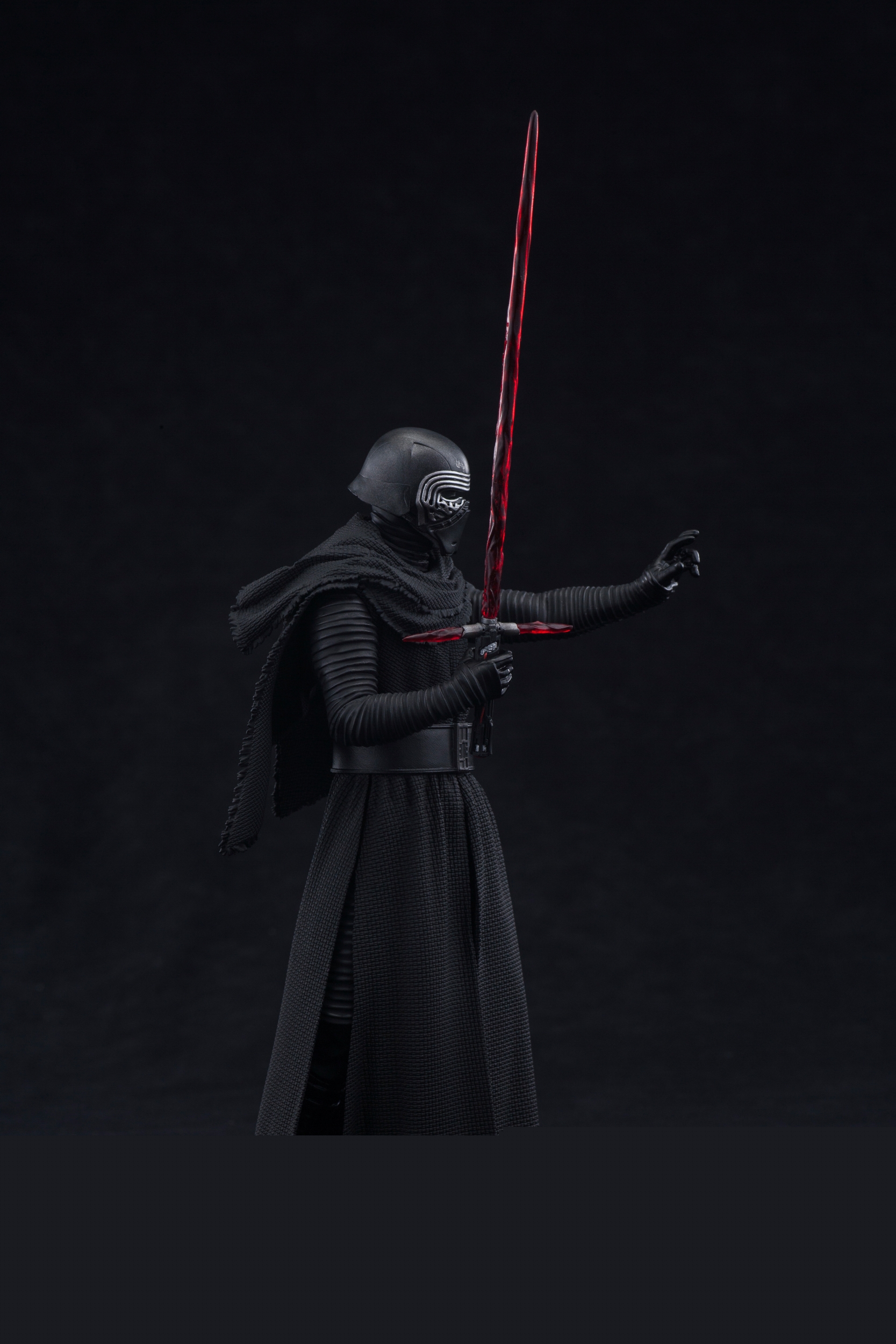 Kotobukiya-The-Force-Awakens-Kylo-Ren-ARTFX-Statue-008.jpg