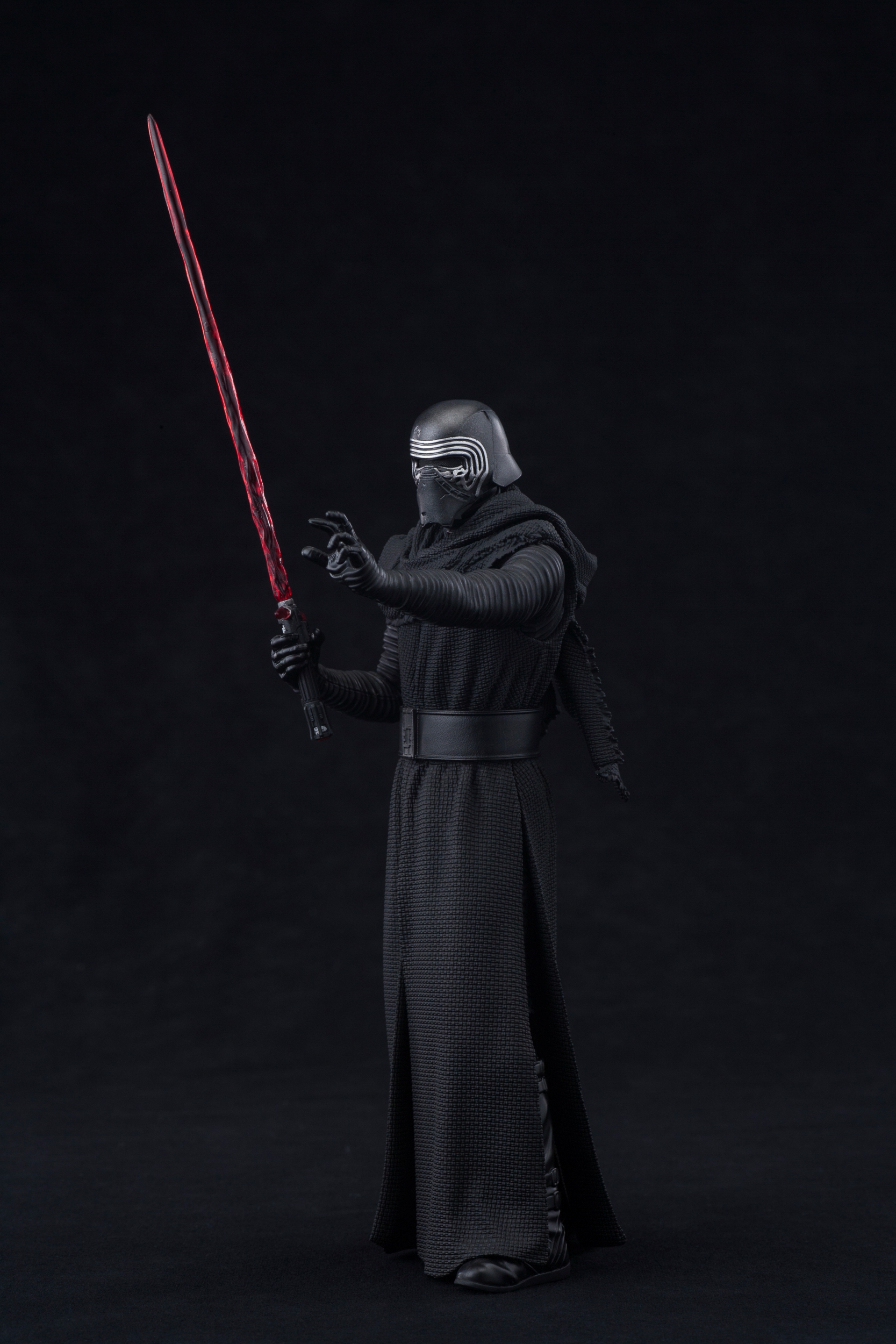 Kotobukiya-The-Force-Awakens-Kylo-Ren-ARTFX-Statue-010.jpg