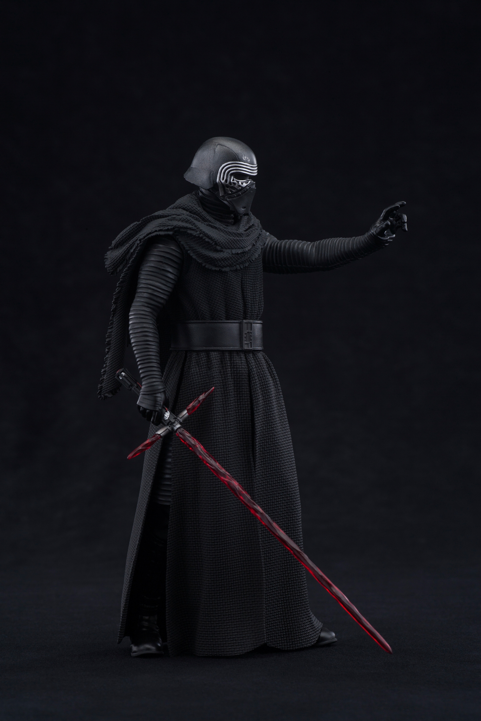 Kotobukiya-The-Force-Awakens-Kylo-Ren-ARTFX-Statue-013.jpg