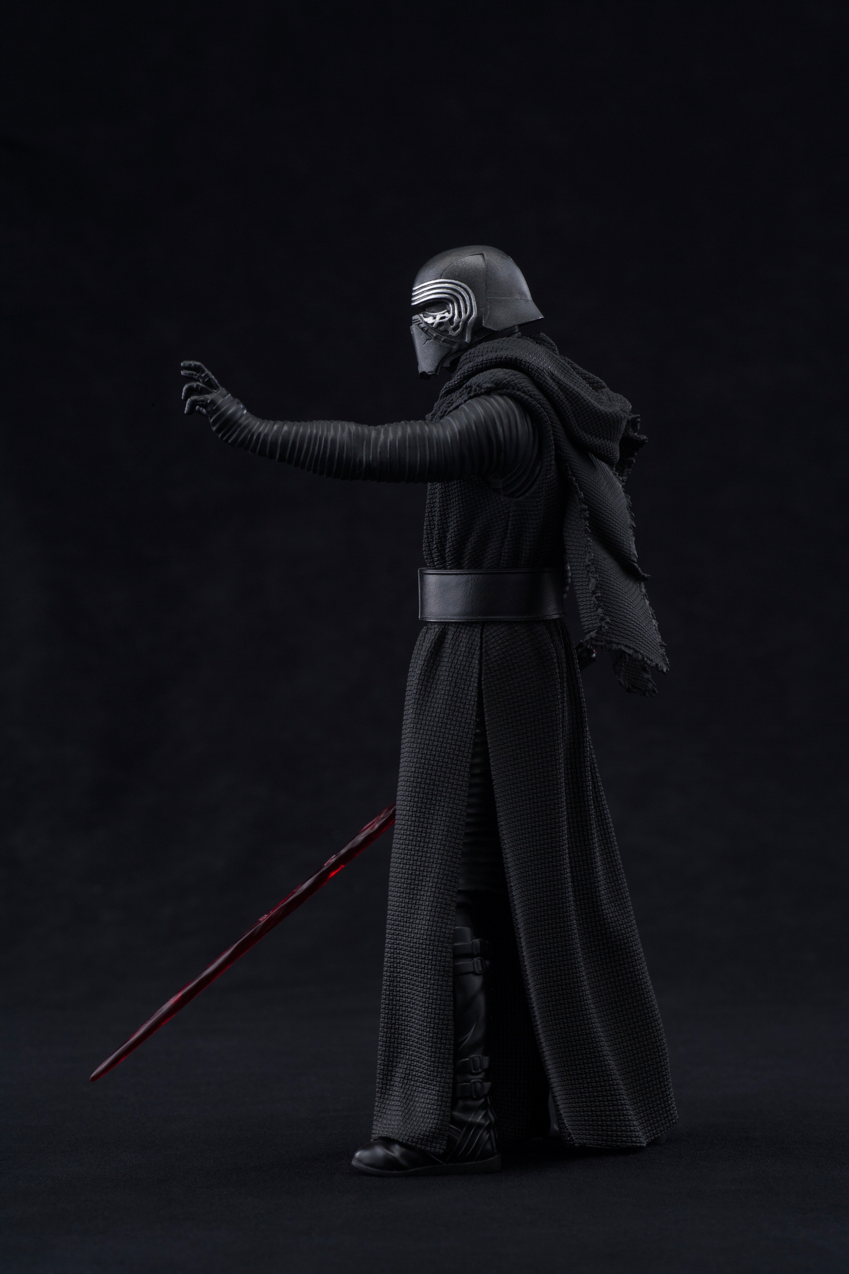 Kotobukiya-The-Force-Awakens-Kylo-Ren-ARTFX-Statue-015.jpg