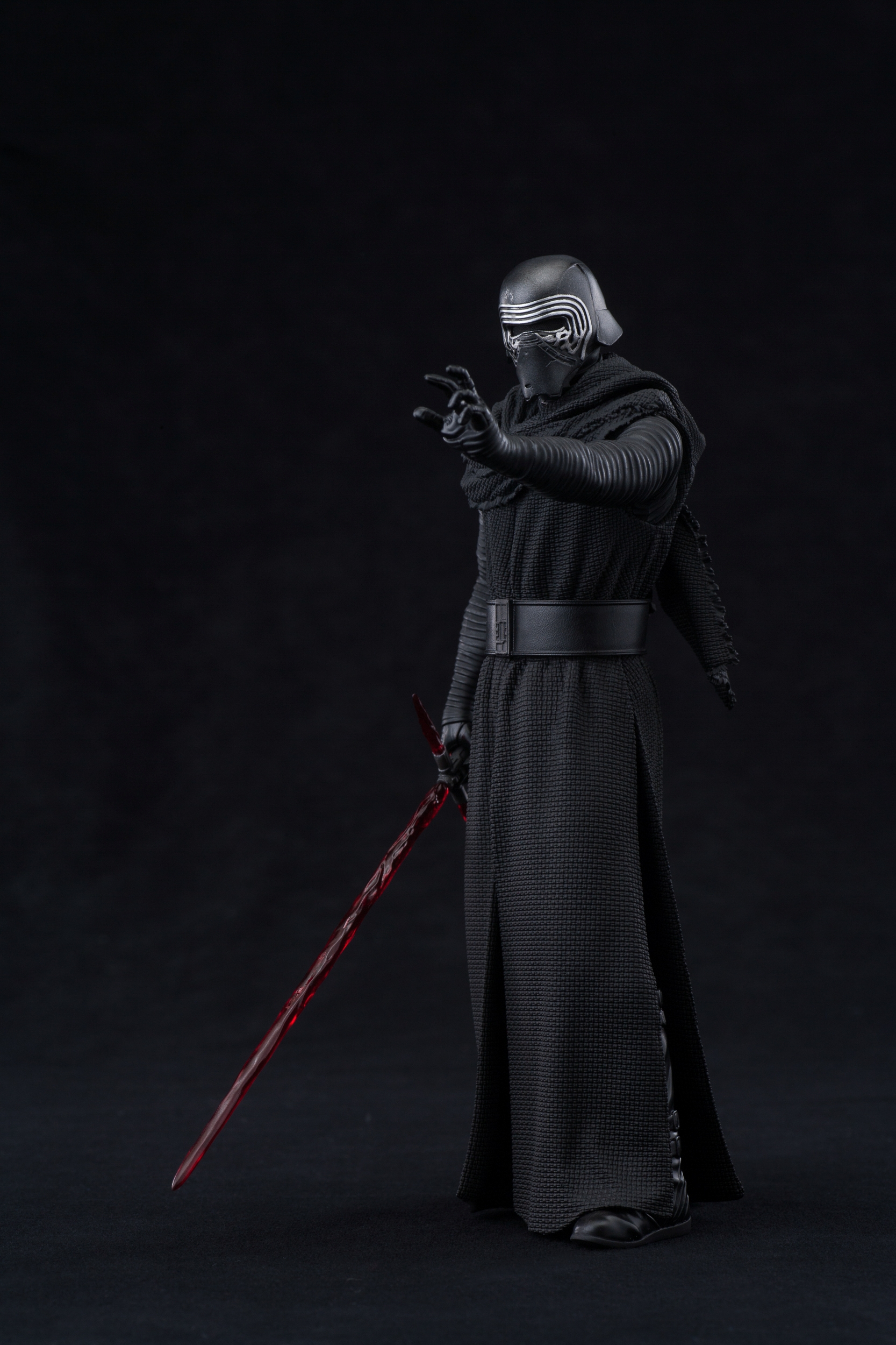 Kotobukiya-The-Force-Awakens-Kylo-Ren-ARTFX-Statue-016.jpg