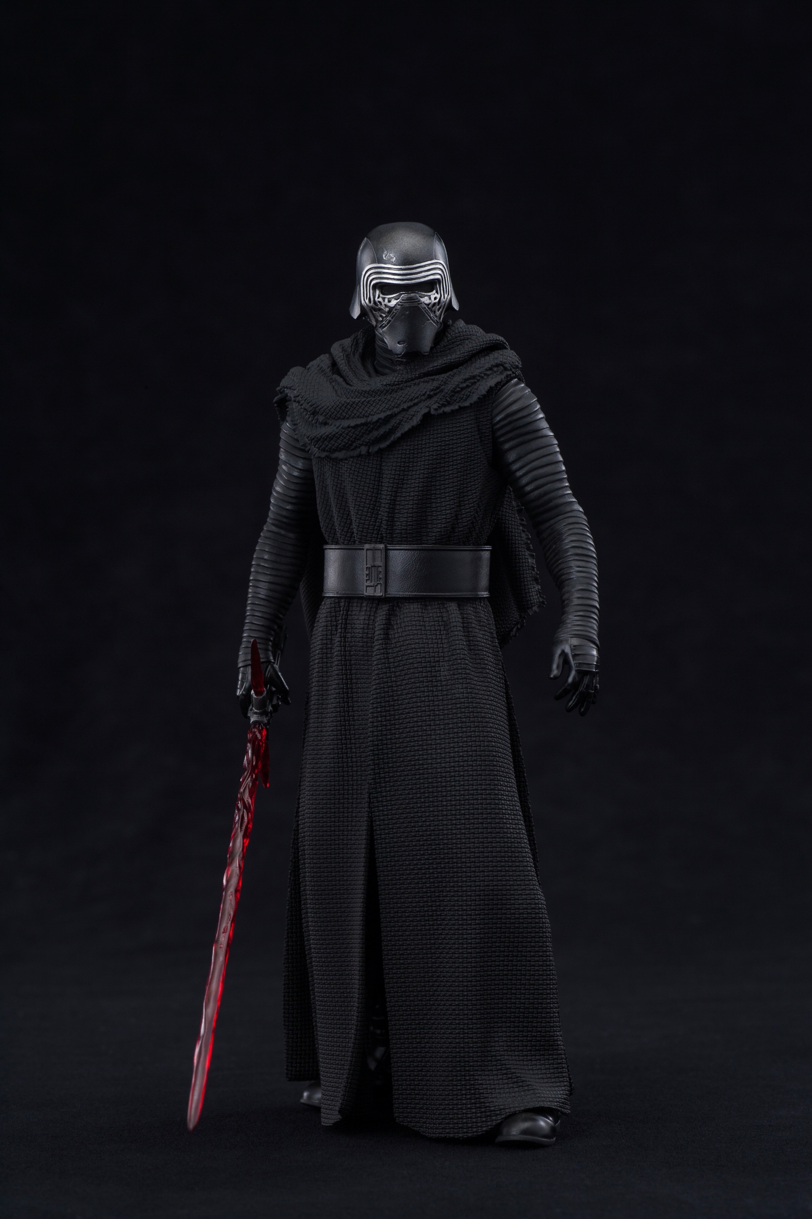 Kotobukiya-The-Force-Awakens-Kylo-Ren-ARTFX-Statue-017.jpg