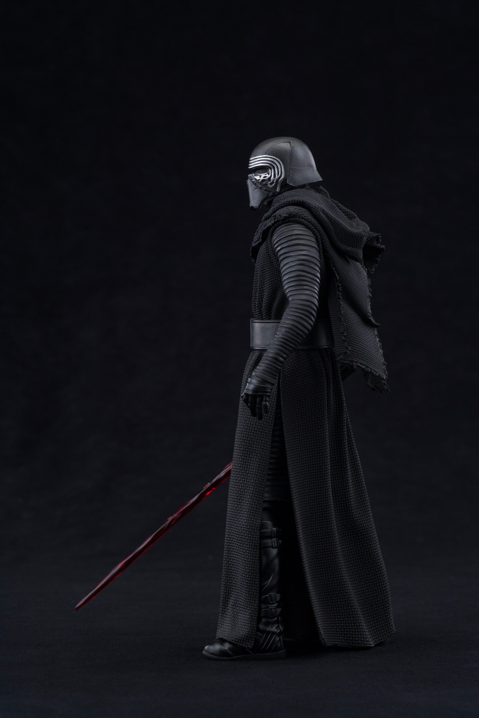 Kotobukiya-The-Force-Awakens-Kylo-Ren-ARTFX-Statue-021.jpg