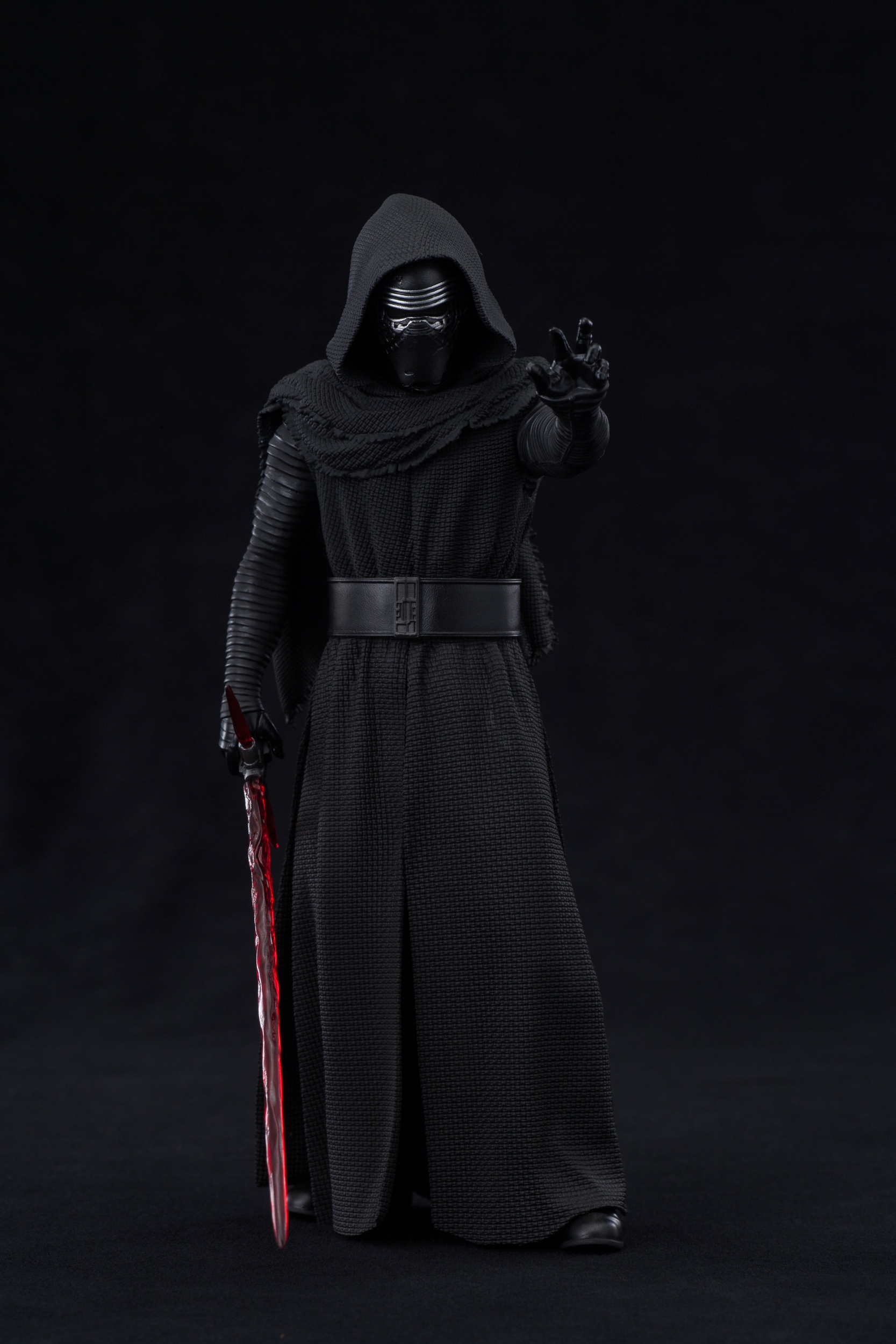 Kotobukiya-The-Force-Awakens-Kylo-Ren-ARTFX-Statue-031.jpg