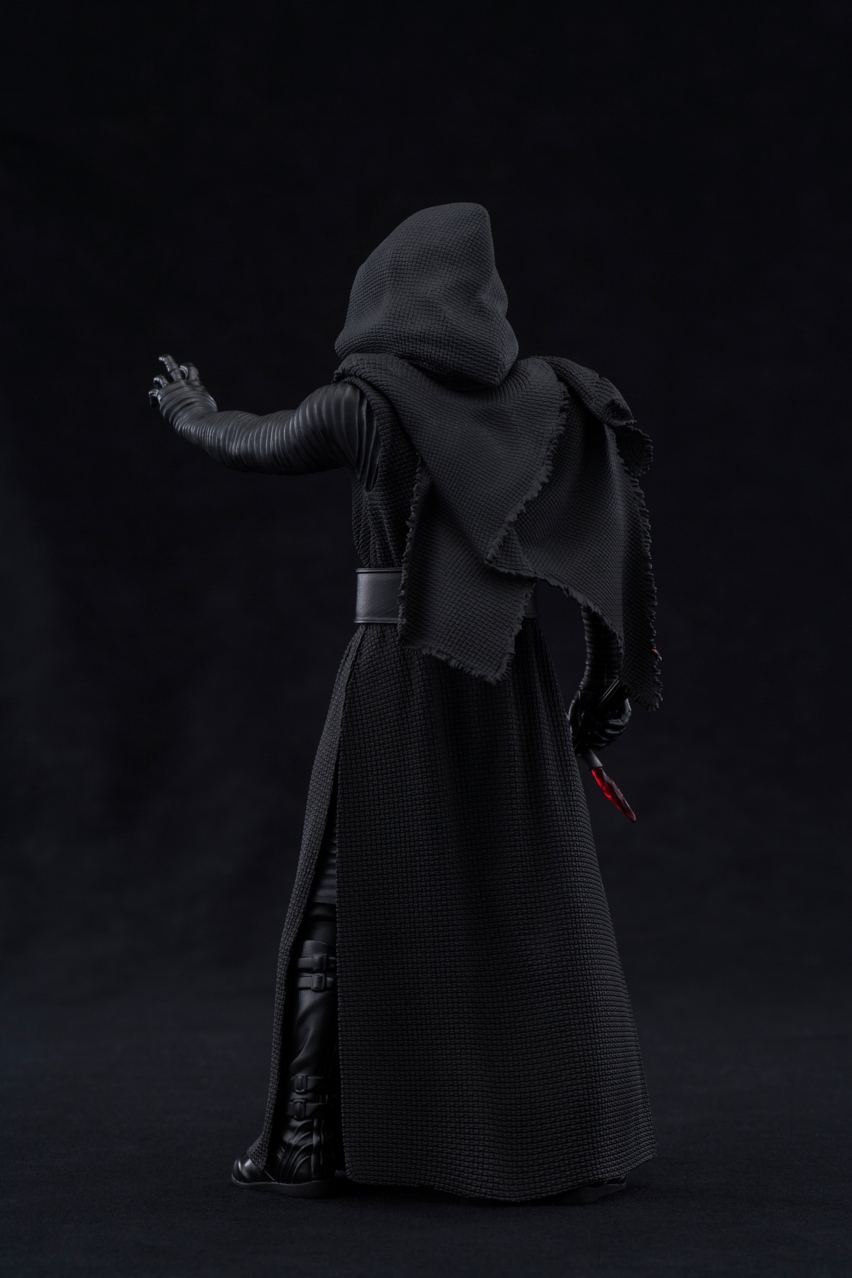 Kotobukiya-The-Force-Awakens-Kylo-Ren-ARTFX-Statue-036.jpg