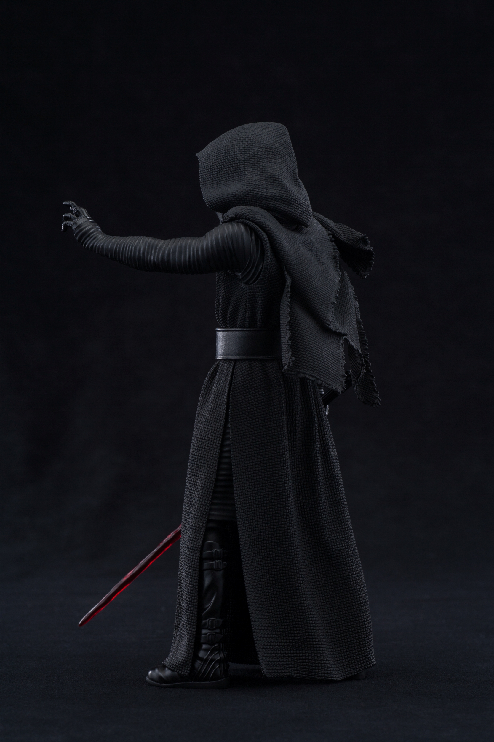 Kotobukiya-The-Force-Awakens-Kylo-Ren-ARTFX-Statue-037.jpg