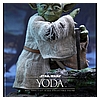 Yoda-MMS369-The-Empire-Strikes-Back-Hot-Toys-011.jpg