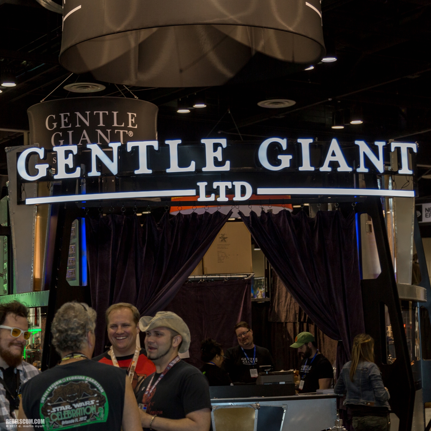 Celebration-Orlando-2017-Gentle-Giant-Ltd-Booth-001.jpg