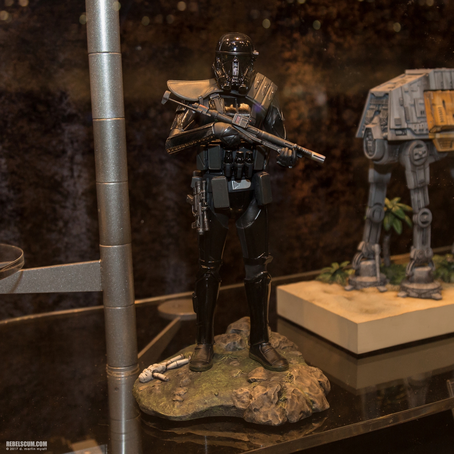 Celebration-Orlando-2017-Gentle-Giant-Ltd-Booth-034.jpg